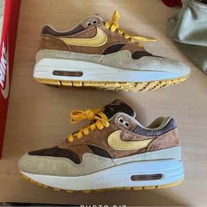 Nike Label with QR Code and Black Text